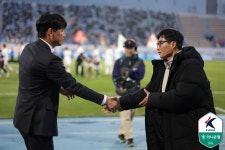 [k2.review] 하정우 2골 폭발 수원FC, 이정효의 수원에 3-1 역전승...4G 무승 탈출!