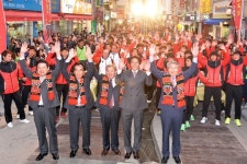 FA컵 2연패 포항, 53만 시민 품으로 ‘금의환향’