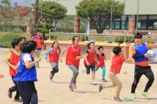 충주, 덕신초 방문해 축구의 재미 선사