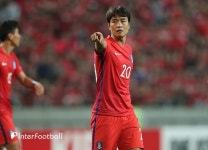 [우즈벡 현지리뷰] 골대 세 번 한국, 우즈벡과 0-0 무...2위로 월드컵 본선행