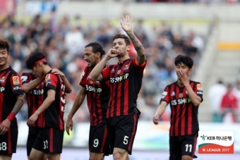 [클래식 현장리뷰] '이명주 환상 데뷔골' 서울, 안방서 울산 3-0 완파...7G 무패+4위 도약
