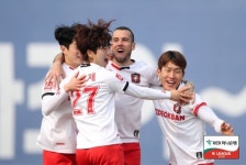 [K리그2 리뷰] 포프 PK 골 부천, 수원 FC에 1-0 승...개막 후 4연승