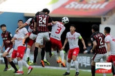 [K리그1 현장리뷰] 헛심공방 서울, 홈에서 상주와 0-0 무승부...9위 유지