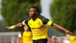 유스 88G 141골 모우코코, 16세 돼 도르트문트 1군 데뷔 가능해졌다