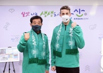 [오피셜] 안산, 보카주니어스 출신 FW 산티아고 영입...등번호 9번