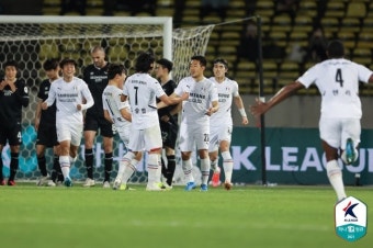 [K리그1 현장리뷰] '이기제 프리킥 골' 수원, 성남 1-0 제압...4위 등극