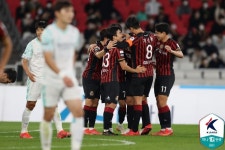[K리그1 현장리뷰] 팔로세비치 2골 서울, 성남 3-0 대파→9위 등극+2연승