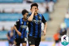 [K리그1 현장리뷰] '구스타보 결승골' 전북, 인천 1-0 격파...'6G 무패+3위 도약'