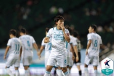 [K리그1 리뷰] '0-2→2-2' 전북, 포항과 가까스로 2-2 무...울산과 9점차