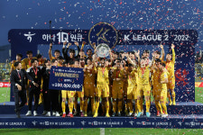 조기 우승 광주, 안방 불패 대전...2022시즌 K리그2에서 쏟아진 기록들