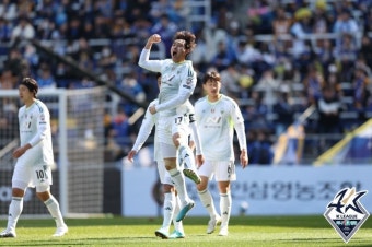 23시즌 1호골의 주인공은 송민규, 아마노 어시스트...전북, 울산에 1-0 리드(전반 진행)