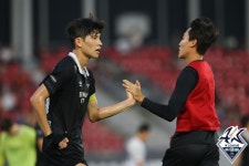 [K리그2 현장리뷰] 조성욱 환상골+최필수 선방쇼 성남, 경남과 1-1 무