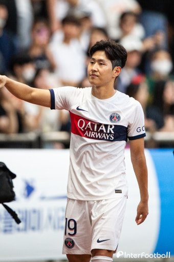 PSG 이강인, 리그앙 공식 포스터에 등장…네이마르‧아센시오 등 포함