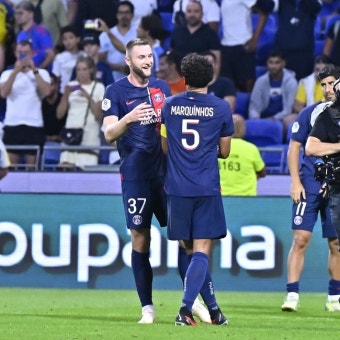 [리그앙 리뷰] '이강인 부상 결장' PSG, 전반전 골잔치→리옹 4-1 격파...'음바페 멀티골'