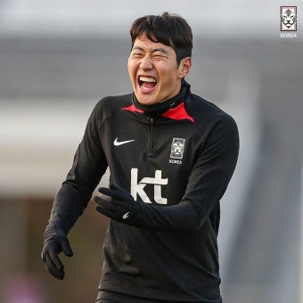 [IN-VIEW] '막내' 이강인은 장난꾸러기...'9살 형' 황의조 향해 귀여운 하극상(?)