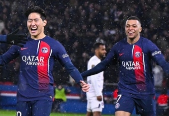 '음바페한테 배웠니?' 모두를 놀라게 만든 이강인의 환상 시저스킥…아쉽게 골키퍼 정면