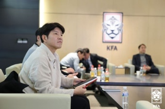 [IN-LIVE] '임시 사령탑 황선홍' 정해성 전력강화위원장 