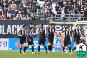 [K리그2 현장리뷰] '0-2→2-2', 최철우 대행 체제 무패...오랜만에 뒷심 발휘한 성남, 서울E와 2-2 무