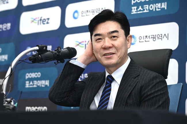 인천 유나이티드 윤정환 감독, K리그2에서 4연승 달성해 flex 이달의 감독상 수상