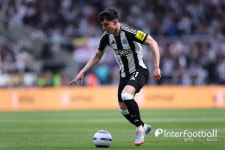 맨시티 관심 정면 대응! 뉴캐슬, 핵심 DF에 1490억 책정...누구도 보내지 않겠다는 입장