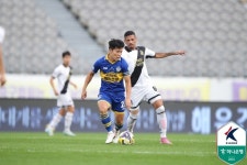[K리그2 현장리뷰] 충남아산에 나타난 괴물...6호 골 은고이 앞세워 경남 1-0 격파→값진 연승