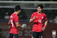 답답한 흐름 끝났다! 신민하-김명준 연속골 폭발…이민성호, 사우디에 2-0 리드(후반 진행 중)