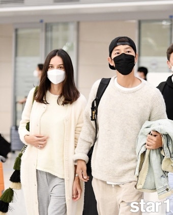 송중기, 뉴욕 여행에도 케이티 동행했나