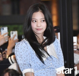 제니의 두 번째 솔로…YG에서 나올 수 있을까