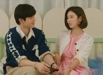 이주빈=내조의 여왕, 곽동연=철부지 왕…'눈물의 여왕' 속 감초부부 찐케미