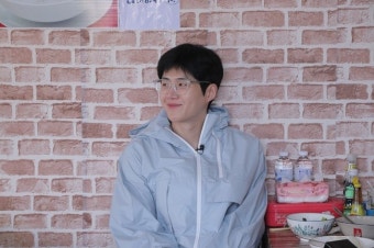 미소 되찾은 김선호, 진흙 속에도 뽀얀 미모 (먹보들2)