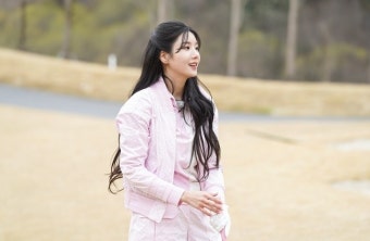 워터밤 사로잡은 권은비, 이번엔 골프장 여신 (라베했어)