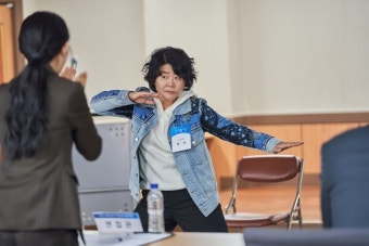 배우 이정은, 또 얼굴 갈아끼웠네 '낮과 밤이 다른 그녀'