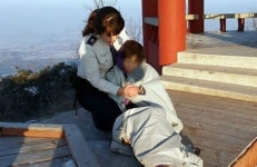 근무복 벗어준 여경 이게 바로 순경의 정석