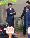 [E!포토]법원 입구를 찾는 류시원
