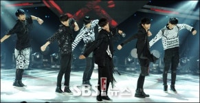 빅스, 더쇼서 60초 인터뷰 참여 웃음 만발