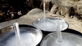 마이산 역고드름 ‘중력 무시한 얼음 예술’ 10~30cm까지?