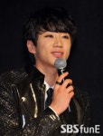[E포토]유키스 준, 어제밤 한 숨도 못 잤어요