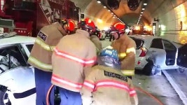 여수 대포터널 다중 추돌사고, 5명 부상 차량 17대 파손