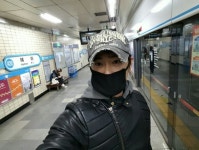 강지환, 지하철 이용 포착…이런 미남자를 보았나