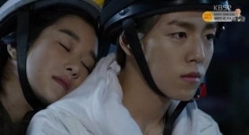‘무림학교’ 이현우-서예지, 오토바이에서의 백허그 ‘셀렘 가득’