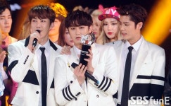 [E포토]더쇼 초이스 더블에스301, 팬들의 응원 덕분이에요