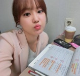 송지은, 입술 쭉 내밀로 애교…사랑스러워