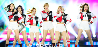 [BOF포토]BOF 뜨거운 열기 더하는 트와이스 무대