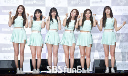 여자친구, 귀를 기울이면 뮤비 공개 14시간 만에 700만 뷰 돌파