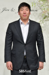 [E포토]김현수, '(류)현진이 결혼식 제가 빠질 수 없죠~'