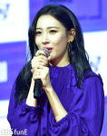 [E포토]선미, 가시나는 레드 주인공은 블루