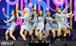 [E포토]모모랜드, 다같이 뿜뿜!
