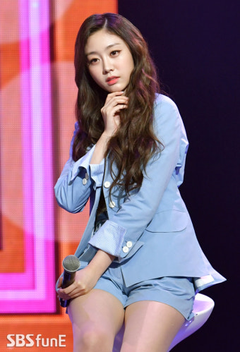 [E포토]러블리즈 서지수, 눈빛이 봄비처럼 촉촉~