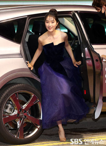 [E포토] 김혜윤, '공주님 하차'