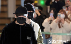 [E포토] 방탄소년단 정국-지민, 가려도 조각 비주얼